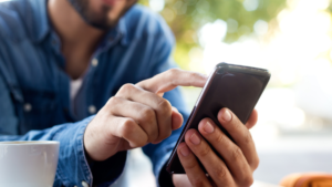 Aplicativos para gerenciar seu E-commerce pelo celular: Como o VPN pode facilitar a sua vida